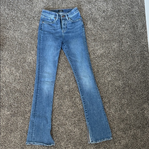 Express Mid Rise Skyscraper Jeans - Picture 3 of 8